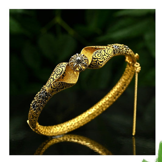 Unique Design Gold Bracelet