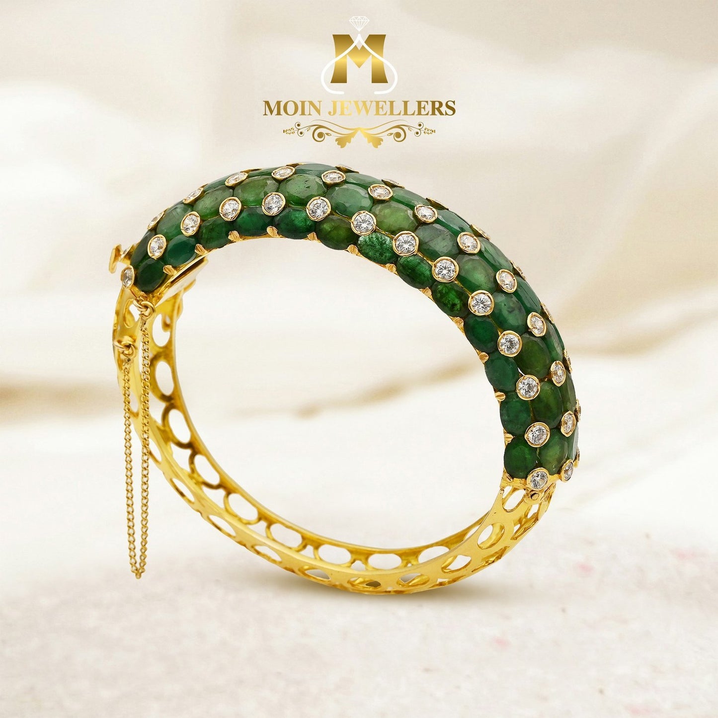 Green Stone's Gold Bracelet Design