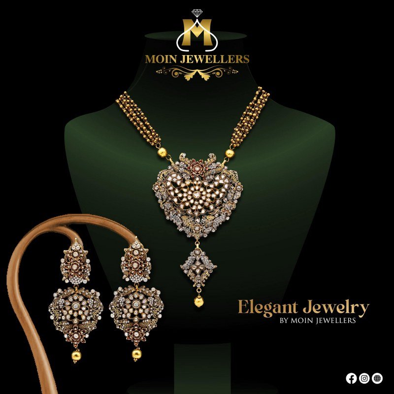 Gold Necklace Jewellers Shop